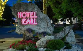 The Earl In Charlevoix